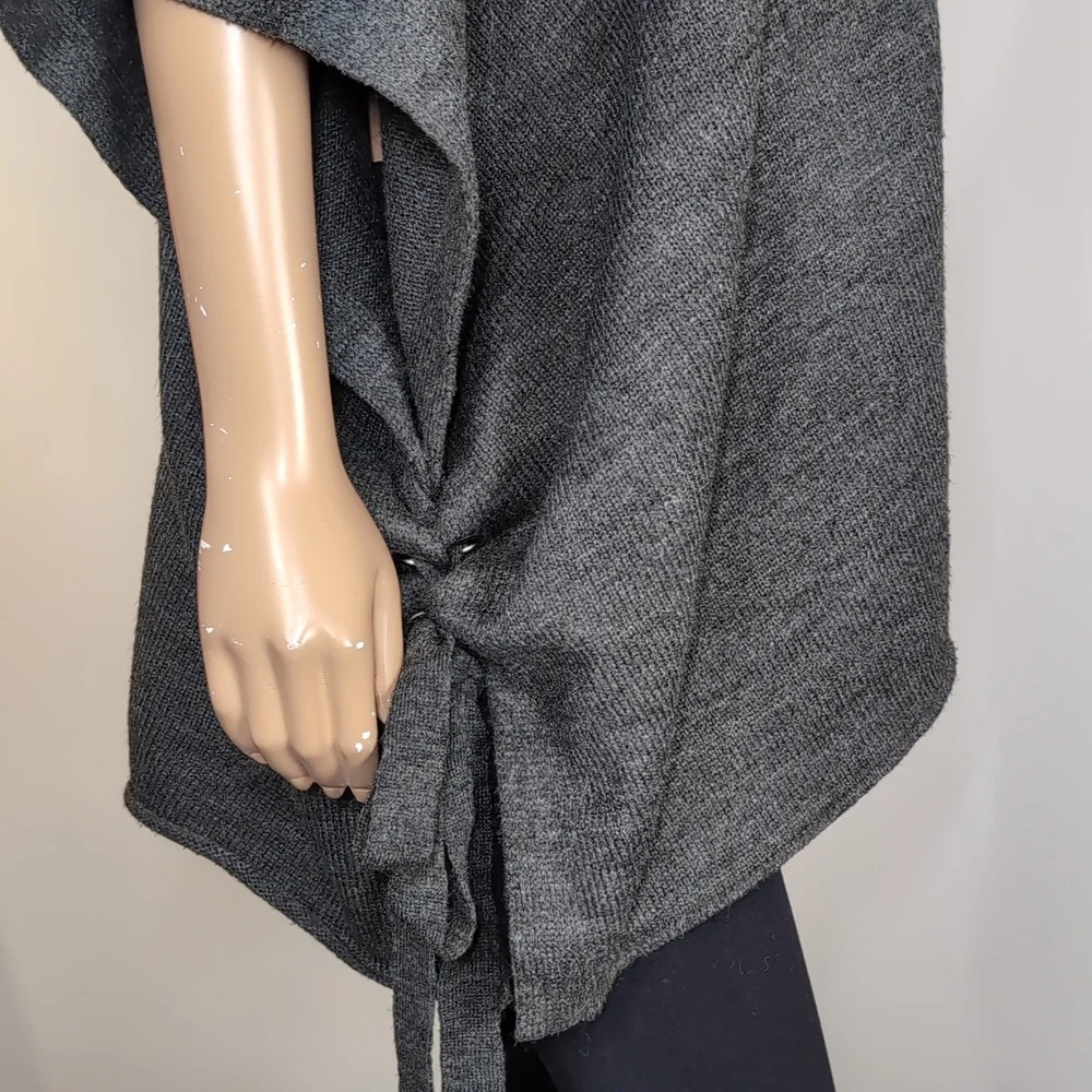Michael Kors Charcoal Grey Knit Poncho Lace Up Grommet Cape Sweater Womens O/S - Picture 11 of 14